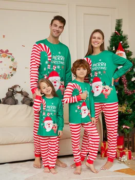 Рождественский семейный пижамный комплект 2024 Новогодние костюмы Мать Отец Дети Детская собака Комплекты одежды Рождественский семейный образ Пижама